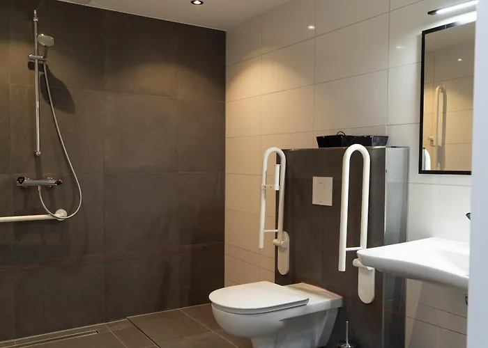 ホリデーパーク Latour オイルスコート